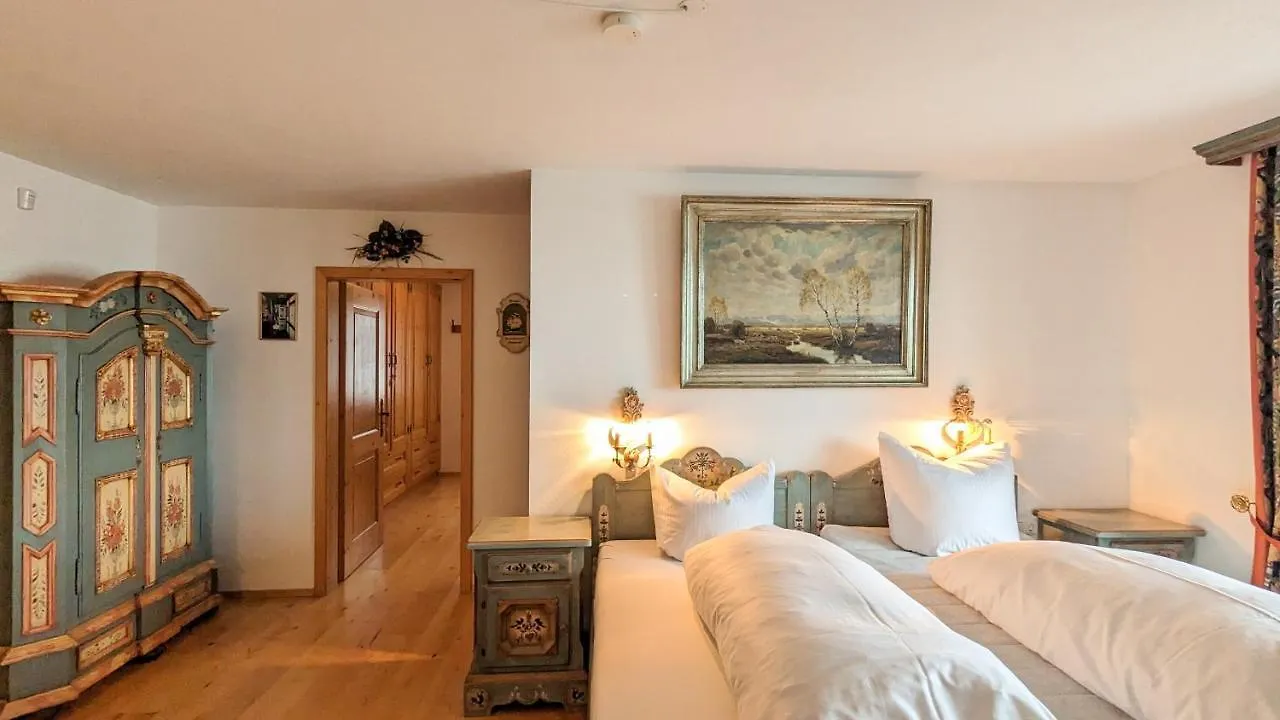 Landhaus Leu'N Uhl Fussen 0*,
