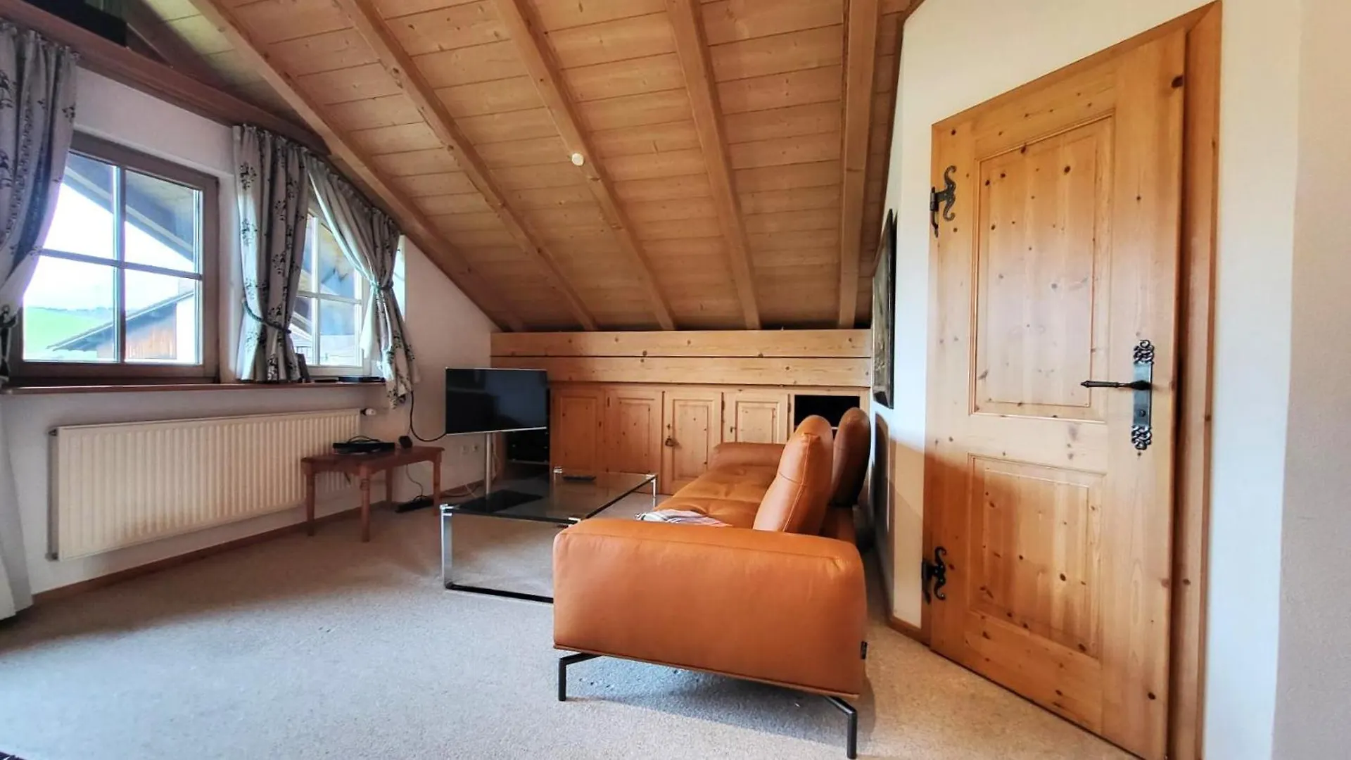 Landhaus Leu'N Uhl Fussen 0*,
